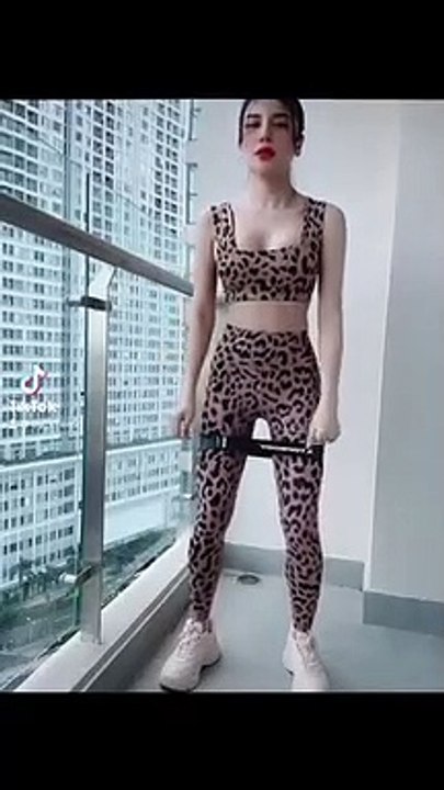 Tập thể dục giữ dáng mùa dịch