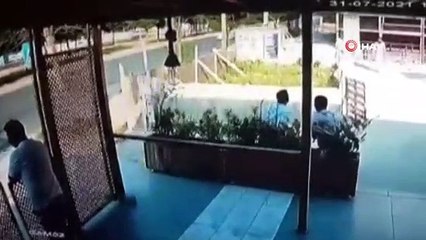 Üzerine gelen kamyoneti fark etmesi olası faciayı önledi