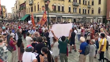 إيطاليا: شهادات صحية إلزامية للمسافرين لمسافات طويلة ودخول الممر الأخضر حيز التنفيذ