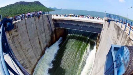 Pulichintala Project : విరిగిన గేటు... భారీగా నీరు  లీకేజీ | Flash Floods Alert || Oneindia Telugu