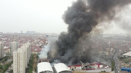 Son dakika haber | (DRONE) Esenyurt'ta lojistik firmasında yangın çıktı (10)