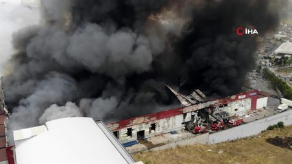 Esenyurt'ta lojistik deposunda korkutan yangın