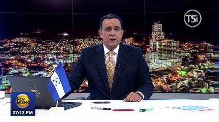 Pobladores en Rancho Manacal se juegan la vida a diario trepando un puente para cruzar el río Chamelecón