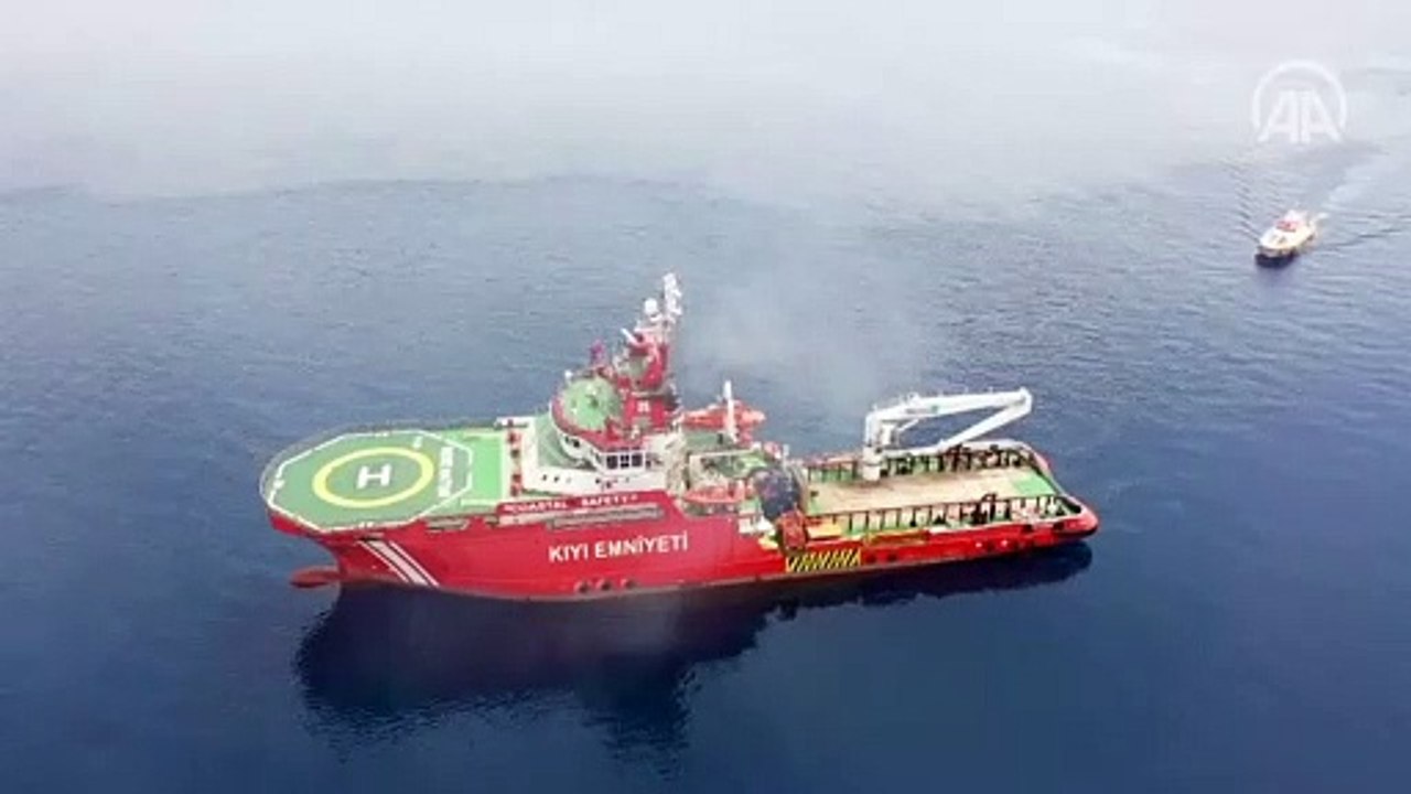 Türkiye'nin ilk acil müdahale gemisi Nene Hatun'dan orman yangınlarıyla mücadeleye destek