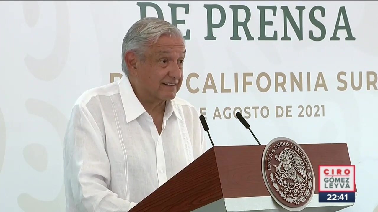 Clases presenciales serán consideradas actividad "súper esencial": López Obrador