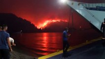 El fuego arrasa terreno y viviendas en Grecia y Turquía