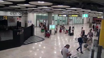 Ana Obregón aterriza en la capital tras su viaje de más de una semana a Roma