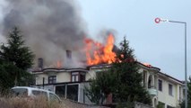 Çıkan yangında iki evin çatısı hasar gördü
