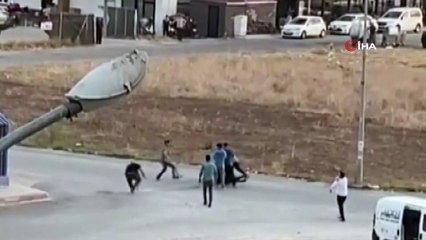 - Adana’da 9 kişinin bıçaklı ve sopalı kavgası kameralara yansıdı
