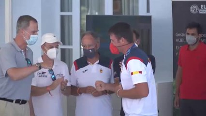 La familia real se suma al recibimiento al medallista olímpico Joan Cardona en el club naútico de Palma