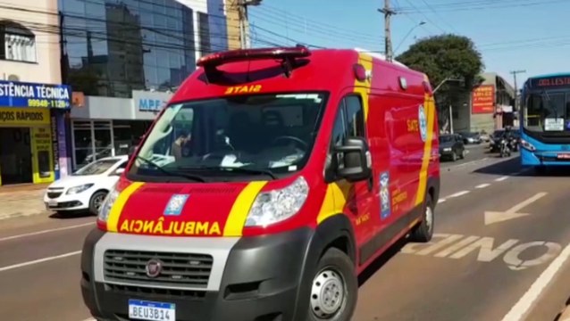 Durante colisão envolvendo ônibus e automóvel no Centro, grávida acaba ficando ferida e é encaminhada ao HU