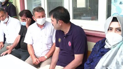 Bakan Kurum, yangında hasar gören yerleşim yerlerinde incelemelerde bulundu