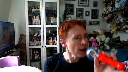 Wiwi égratigne "young blood"