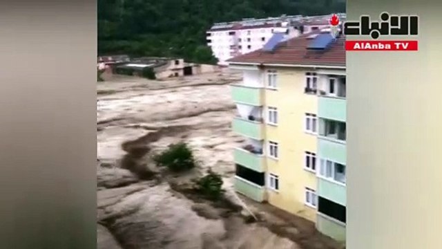 ارتفاع حصيلة ضحايا الفيضانات في شمال تركيا إلى 27 شخصا
