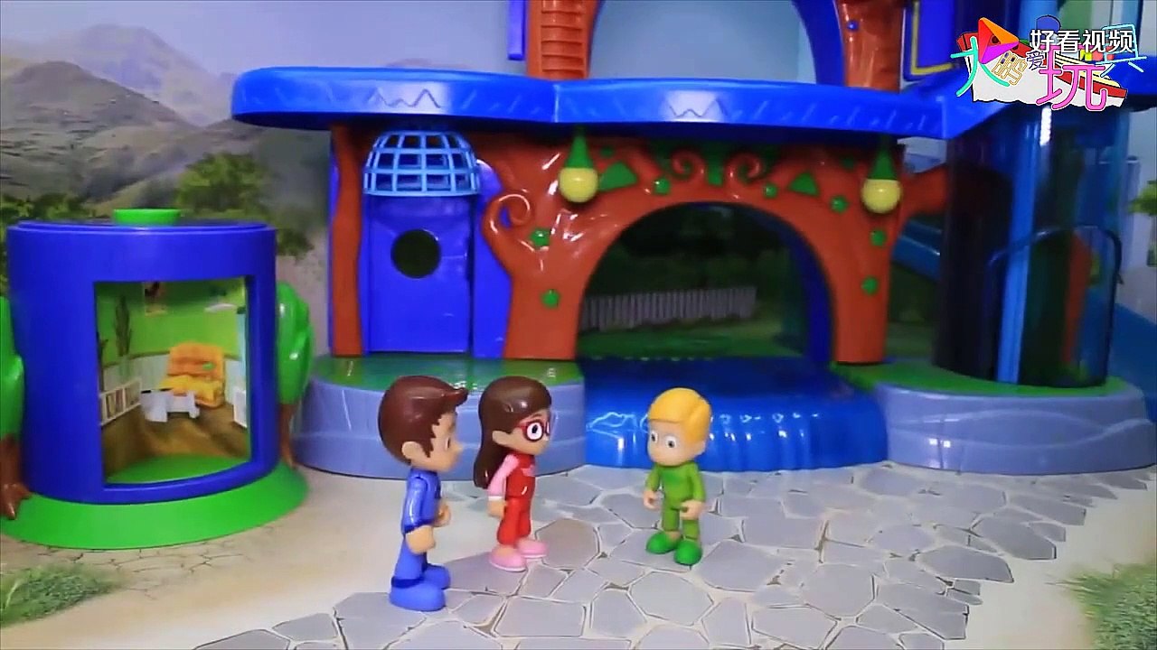 The big bad wolf secretly entered the transformation car while the PJ Masks was not there!