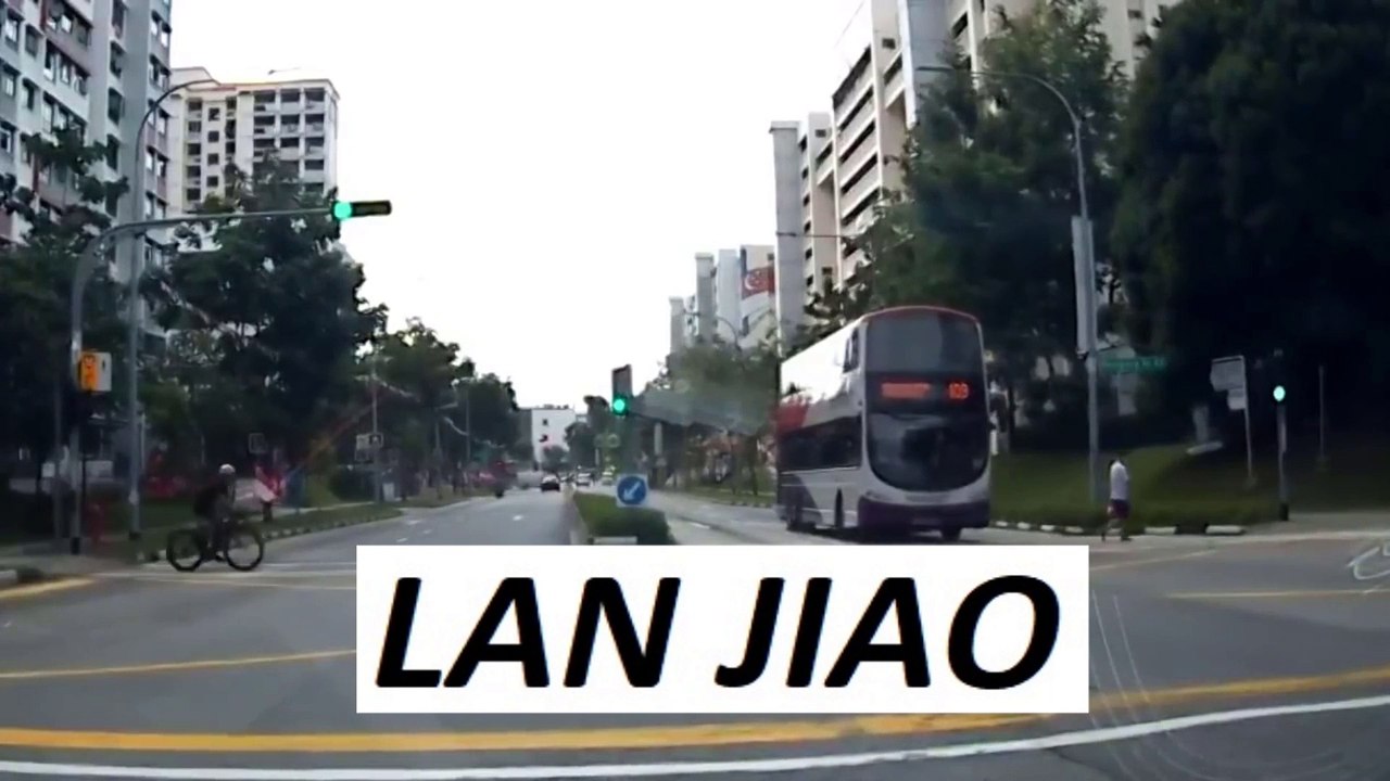CYCLIST DASHED RED LIGHT GET BANG BY BUS