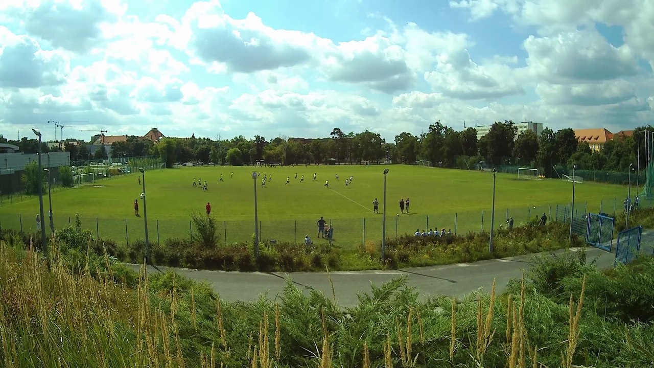 Faza bronienia 1-4-5-1, faza atakowania 1-3-4-3