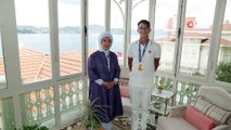 Mete Gazoz, Emine Erdoğan'ı ziyaret etti