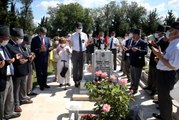 Erenköy Direnişinin 57. yılında şehit pilot yüzbaşı Cengiz Topel mezarı başında anıldı