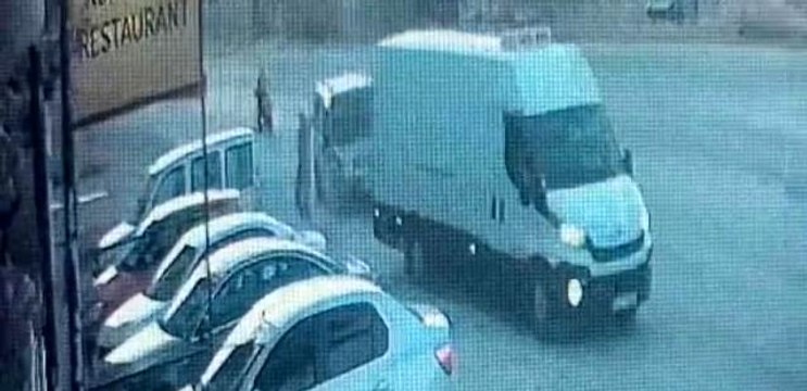 Son dakika haber: Boşanma aşamasındaki eşin silahlı saldırısı kamerada