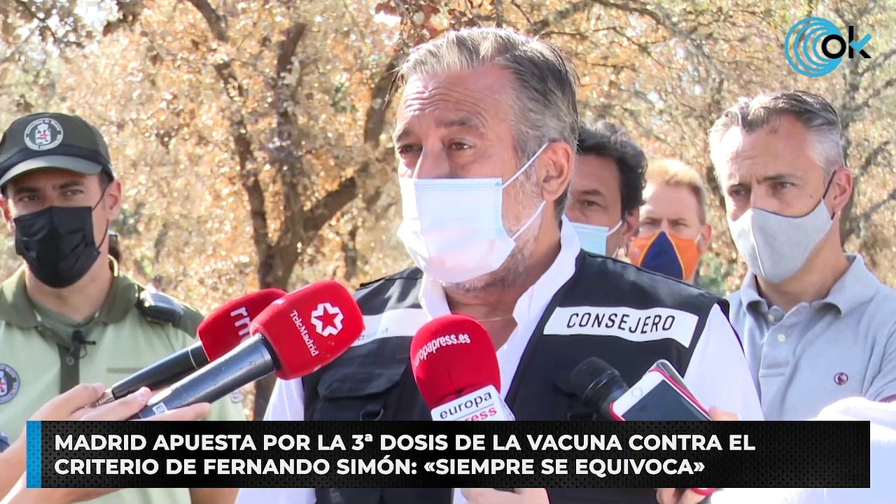 Madrid apuesta por la 3ª dosis de la vacuna contra el  criterio de Fernando Simón: «Siempre se equivoca»