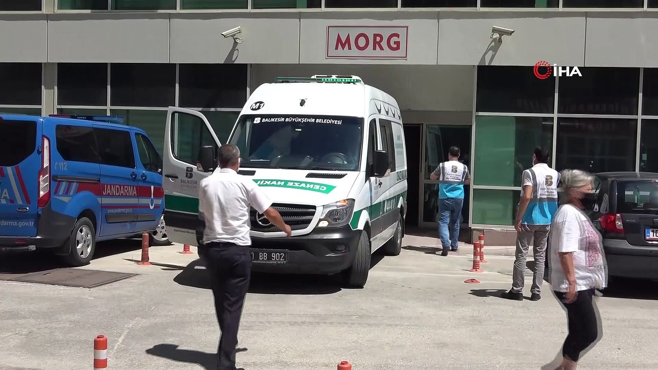 Morg önünde büyük acı...Kaza sonrası teşhis edilen cenazeler ailelerine teslim ediliyor