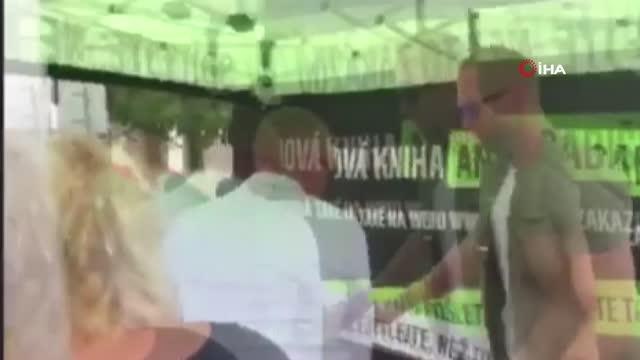 Çekya Başbakanı Babis'e yumurtalı saldırı