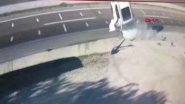 Son dakika haber: MALKARA'DA TRAFİK KAZASI: AYNI AİLEDEN 3 KİŞİ YAŞAMINI YİTİRDİ