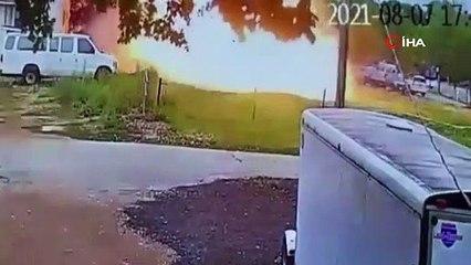 ABD'de uçağın düşme anı anbean kamerada!  Evin bahçesine...