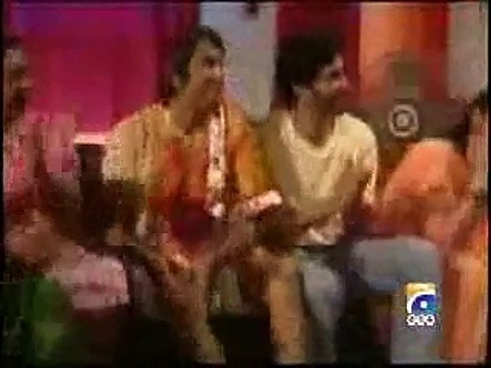 Drama Serial Yeh Zindagi Hai Episode 4 (New) On Geo Tv Javeria Jalil,Saud,Hina Dilpazeer,Benish Chohan,Fahad Mustafa,Saud,Naeema Giraj,Parveen Akhbar,Salma Zafar,Imran Urooj