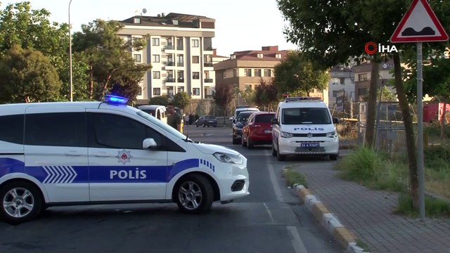 Sultanbeyli’de geri dönüşüm alanında çıkan yangın kontrol altına alındı