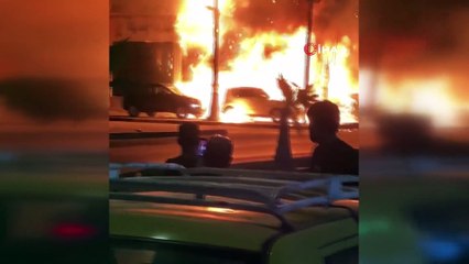 - Irak'ta araç galerisinde yangın: 10 araç küle döndü