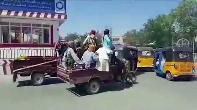 Újabb tartományi fővárosokat foglaltak el a tálibok Afganisztánban