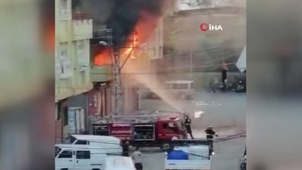 Şalgam imalathanesinin deposu alev alev yandı