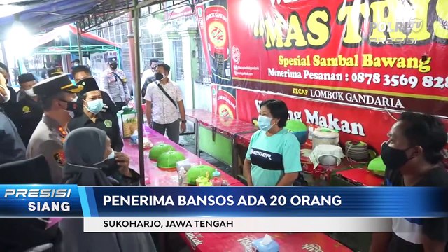 Kapolres Sukoharjo Bagikan Bansos Kepada Pedagang Kaki Lima