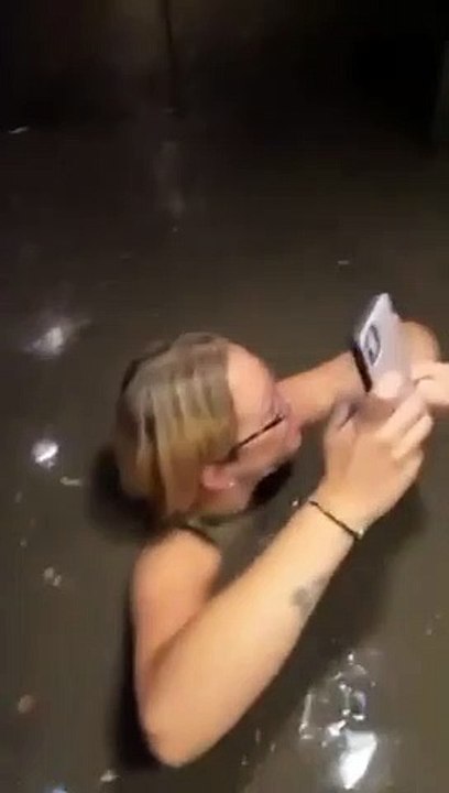Cheias num elevador