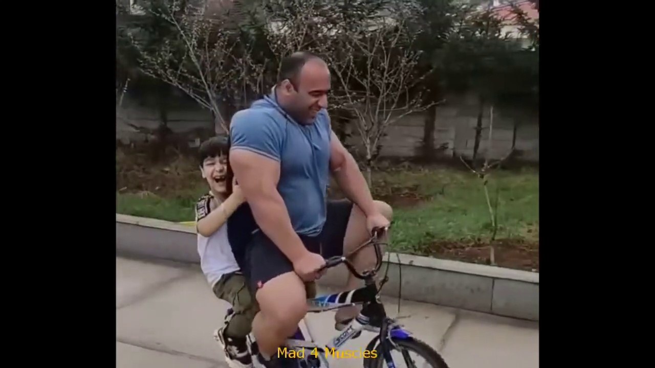 When Bodybuilder Play With their Baby # MAD 4 MUSCLES