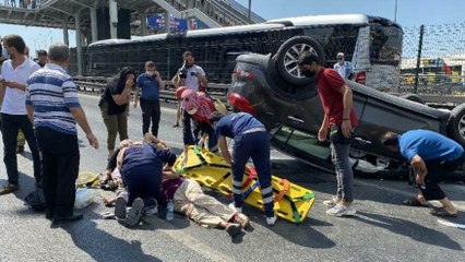 E-5’te araç takla attı, vatandaşlar tribün kurup izledi