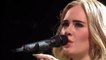 Adele chante "Skyfall" à Glastonbury