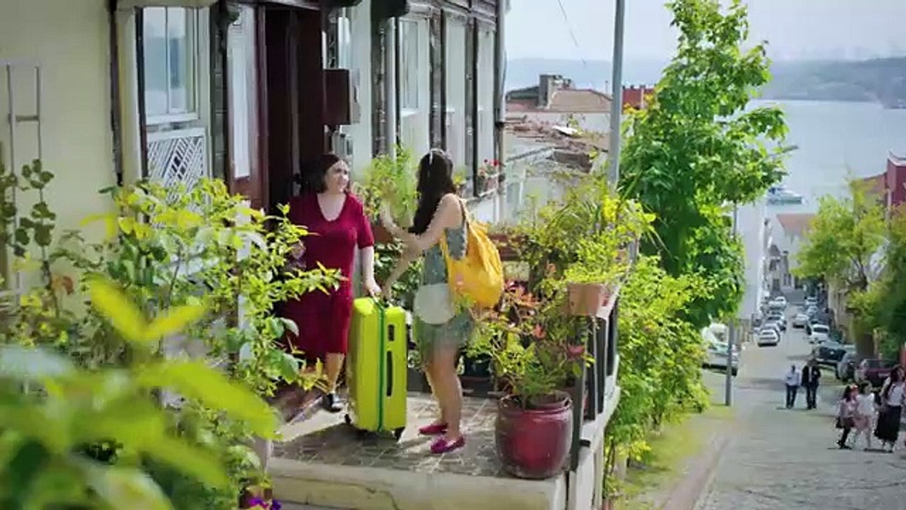 Strawberry Smell in Hindi Dubbed Episode 1 _ Çilek Kokusu _ Turkish Dramas _