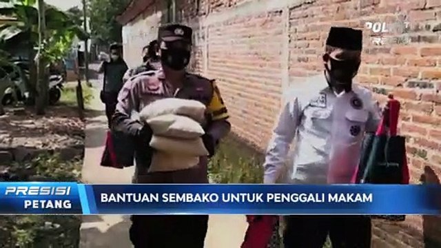 Polres Kebumen Bagikan Baksos Beras Kepada Warga Masyarakat di Tengah Kebijakan PPKM Level 4