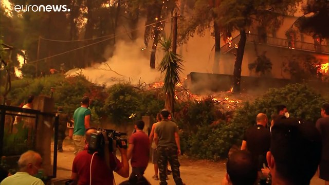 Πυρκαγιά στη βόρεια Εύβοια: Μάχη με τις φλόγες από χωριό σε χωριό