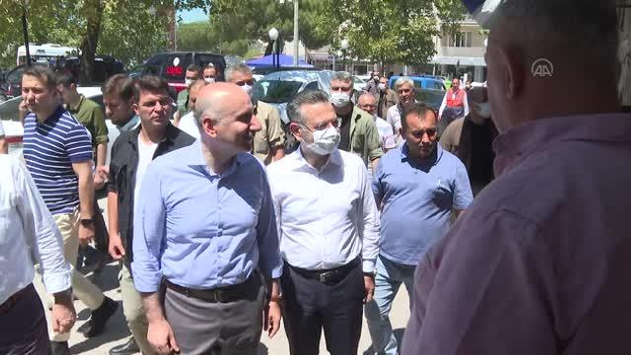 Ulaştırma ve Altyapı Bakanı Adil Karaismailoğlu, vatandaşları ziyaret etti