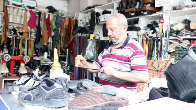 Yarım Asırlık ayakkabı tamircisi, 20 metrekare dükkanda 4 çocuk büyüttü