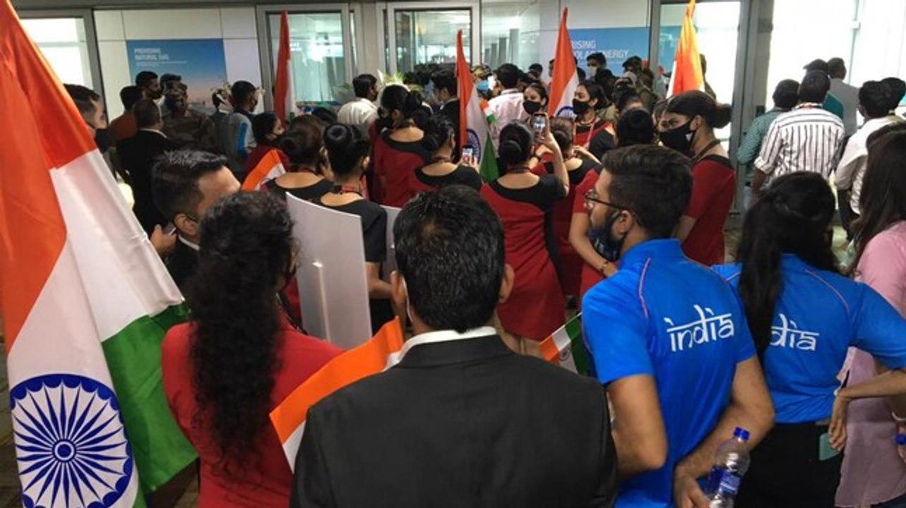 Indian Olympic medal winners return home: Neeraj Chopra and other athletes get heroes' welcome at Delhi airport