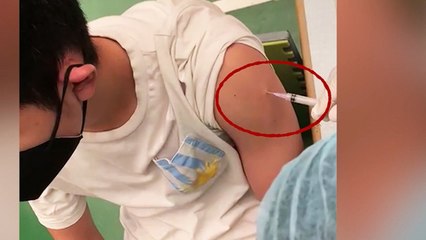 Viral, Video Nakes Menyuntikkan Vaksin Kosong ke Seorang Anak