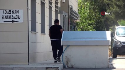 Eski eşi tarafından öldürülen kadın ve annesinin cenazesi yakınları tarafından morgdan alındı