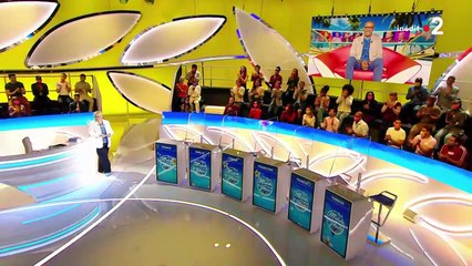 Laurence Boccolini lors de sa première dans "Tout le monde veut prendre sa place", sur France 2