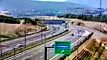 Otoyolda bozulan araca arkadan böyle çarptı: 1 ölü, 7 yaralı