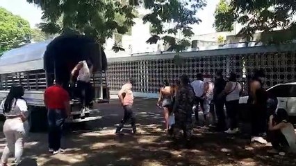 Apresan 28 en una fiesta clandestina